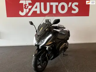 Kymco Scooter AK 550i BEENKLEED, ALARM, NOEDOO SYSTEEM
