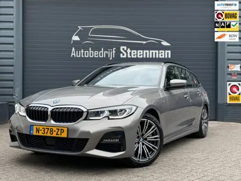 BMW 3-serie Touring 330i Business Edition Plus | Camera