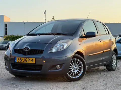 Toyota Yaris 1.3 VVTi Dynamic/ AUTOMAAT/ VELGEN