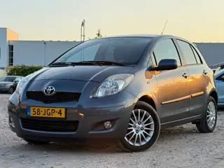 Toyota Yaris 1.3 VVTi Dynamic/ AUTOMAAT/ VELGEN