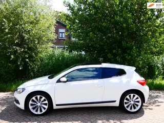 Volkswagen Scirocco 1.4 TSI 122pk Clima Cruise PDC Panorama Xenon 18-inch