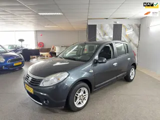 Dacia Sandero 1.6 Lauréate Apk Nieuw,Airco,E-Ramen,N.A.P,Lm velgen,Trekhaak,5Deurs,2 sleutels,Topsta