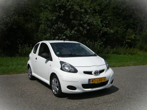 Toyota Aygo 1.0-12V Access . 3 Deurs . Airco . Nw . APK . leuke auto .