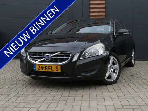 Volvo V60 2.0 T5 Automaat Momentum Airco Cr-Control 240PK