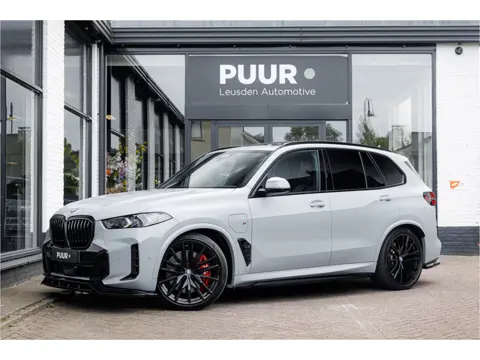 BMW X5 xDrive50e M-Sport PRO Pano - Trekhaak - Brooklyn Grau