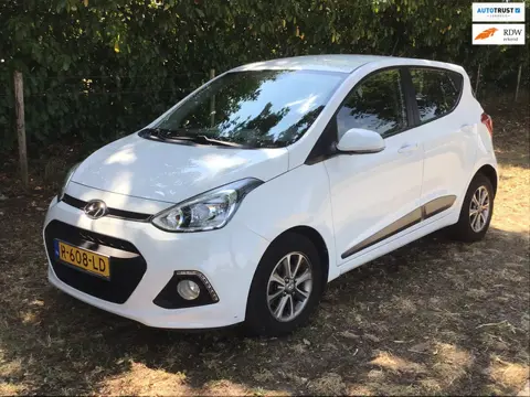 Hyundai I10 1.0i i-Motion met airco/cruise, zeer mooie staat