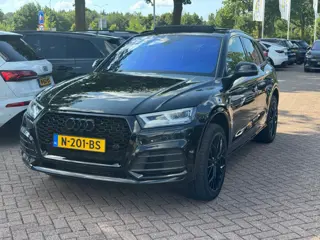 Audi Q5 50 TFSI e quattro S edition / Trekhaak / Panoramadak / Camera / Sportstoelen / 21'' / Matrix