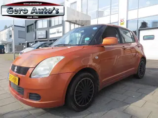 Suzuki Swift 1.3 GLS nw apk 5 drs groot scherm ,airco elec pakket