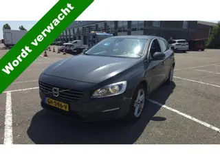 Volvo V60 2.4 D6 AWD Plug-In Hybrid Momentum | Navi | Clima | Lichtmetalen velgen | Half leder | Tre