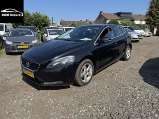 Volvo V40 1.6 D2 Momentum | Navi | Clima | Parkeersensoren | Lichtmetalen velgen |
