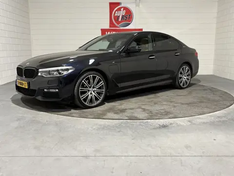BMW 5 Serie 530e iPerformance High Executive, M pakket, Led, Comfort stoelen memory, 20 inch, Camera