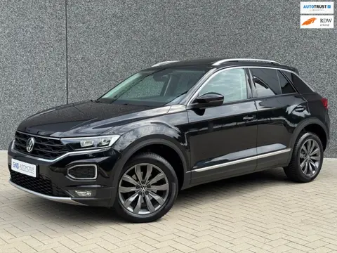 Volkswagen T-ROC 1.5 TSI | Pano | Carplay | ACC | Trekhaak | Rijstrook assistent | Virtual cockpit |