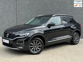 Volkswagen T-ROC 1.5 TSI | Pano | Carplay | ACC | Trekhaak | Rijstrook assistent | Virtual cockpit |