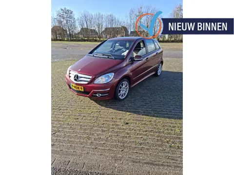 Mercedes-Benz B-Klasse 180 BlueE. Bns Cl. (bj 2010)