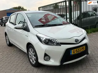 Toyota Yaris 1.5 Full Hybrid Aspiration Automaat 2e eigenaar dealer onderhouden navigatie achteruit 