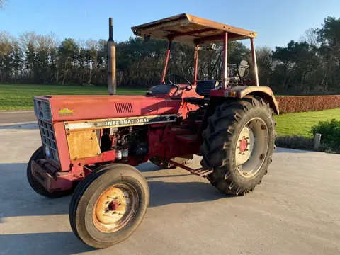 International 644 stuurbekrachtiging