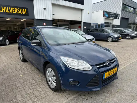 Ford Focus Wagon 1.0 EcoBoost LET OP MOTOR ROOKT