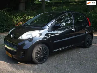 Peugeot 107 1.0-12V XR airco 5 deurs zwart 141dkm