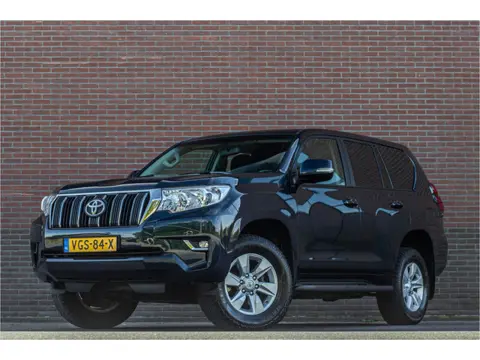 Toyota Land Cruiser 2.8 D-4D-F Blind Van, 107.000km NAP, Camera, DAB+, Keyless, Trekhaak, Navigatie,