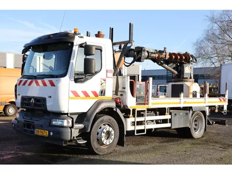Renault MIDLUM D240 DTI 4x2 Risa G2T drilling installation