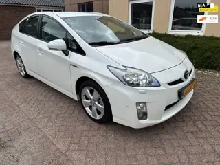 Toyota Prius 1.8 Dynamic NAVI CAMERA/LEER/NAP/SCHADEVRIJ