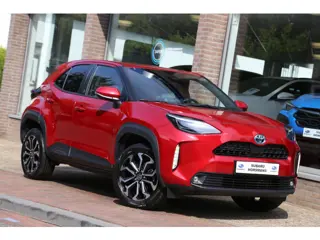 Toyota Yaris Cross 1.5 Hybrid AWD-I Dynamic Team Navi Camera LED ACC