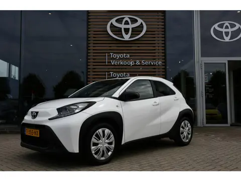 Toyota Aygo X 1.0 VVT-i MT Play 5-deurs 72pk | Airco | Apple Carplay/Android Auto | Cruise control a