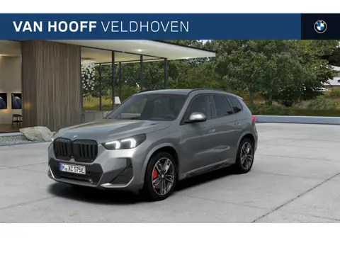 BMW X1 xDrive25e M Sport Automaat / Panoramadak / Trekhaak / M Sportstoelen / Adaptieve LED / M Adap