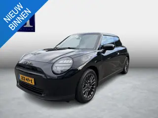 Mini Mini Cooper E Essential XS 40.7 kWh NIEUWE AUTO | HEAD-UP DISPLAY | CAMERA | STOELVERWARMING  |