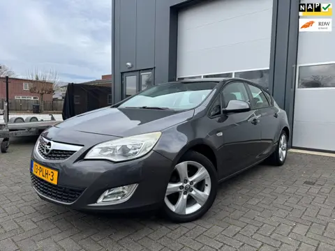 Opel Astra 1.4 Edition Airco Cruise Navigatiesysteem