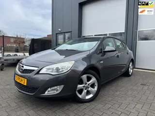 Opel Astra 1.4 Edition Airco Cruise Navigatiesysteem