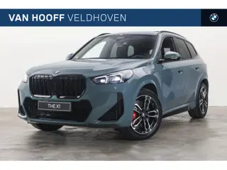 BMW X1 xDrive30e M Sport Automaat / Panoramadak / Trekhaak / Sportstoelen / Head-Up / M Adaptief ond
