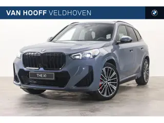 BMW X1 xDrive25e M Sport Automaat / Panoramadak / Trekhaak / Sportstoelen / Parking Assistant Plus /