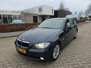 BMW 3-serie Touring 320i Business Line Nieuwe apk 2027