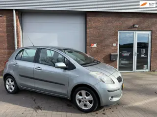 Toyota Yaris 1.3 VVTi Sol MMT|AUTOMAAT|AIRCO|NIEUWE APK