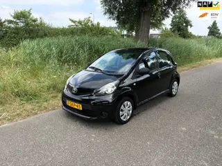 Toyota Aygo 1.0 VVT-i Now Navi Airco Elk Ramen 5 Deurs