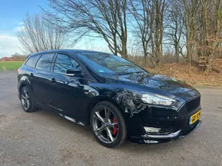 Ford Focus Wagon 1.5 Titanium | ST-Line | Aut. | Camera | APK 11-'26