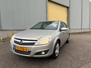 Opel Astra 1.6 Essentia