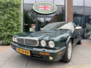 Daimler 4.0 V8 Super LWB (bj 1999, automaat)