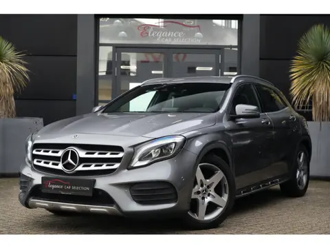 Mercedes-Benz GLA 180 Business Solution AMG 123pk Stoelverwarming/Navigatie/Camera