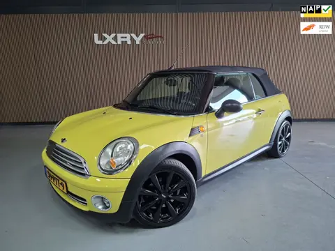 Mini Cabrio 1.6 One Anniversary | Airco| Carplay | Navi | PDC |