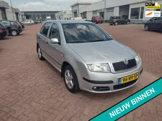 Skoda Fabia 1.4-16V Elegance MOOIE AUTO BEL 0619590613 AIRCO 5 DRS