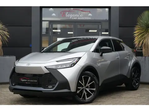 Toyota C-HR 2.0 Plug-in Hybrid 220 Dynamic 223pk Stoelverwarming/Camera/AppleCarplay