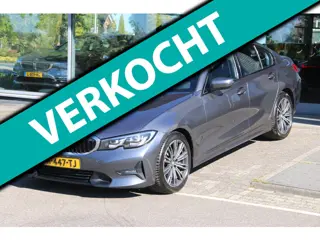 BMW 3-serie 330i High Executive CAMERA AUTOMAAT!