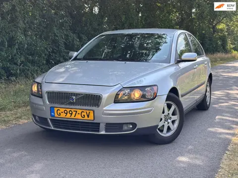 Volvo S40 1.8 | " 143.000 " KM + Cruise control Nu € 3.950,- !!!