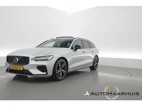Volvo V60 2.0 T6 Recharge AWD R-Design | Pano | Camera | Pilot Assist | Memory Seats | Stoel- Stuurv