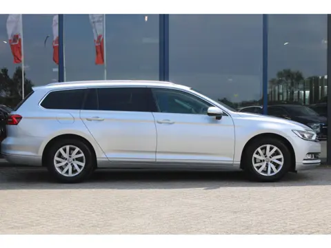 Volkswagen Passat Variant 1.4 TSI Comfortline Business PANORAMADAK LEDER TREKHAAK CAMERA