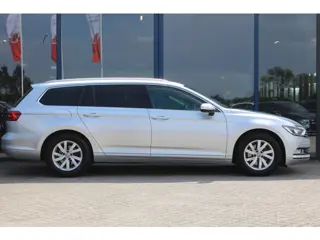 Volkswagen Passat Variant 1.4 TSI Comfortline Business PANORAMADAK LEDER TREKHAAK CAMERA