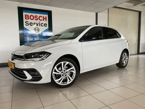 Volkswagen Polo 1.0 TSI style DSG 5 Drs 81kw / 110 PK Carplay  /IQ Light /Stoelverwarming / Navigati