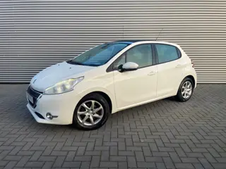 Peugeot 208 1.2 VTi Allure met panoramadak / cruise / lmv